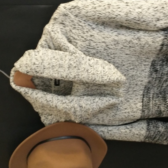 Effeci Oversized Turtleneck Striped Juliette Sleeve Sweater - Picture 10 of 12